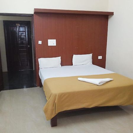 Grand Jp Inn Near 2 Km From Gundlupet Bus Stand Exterior foto